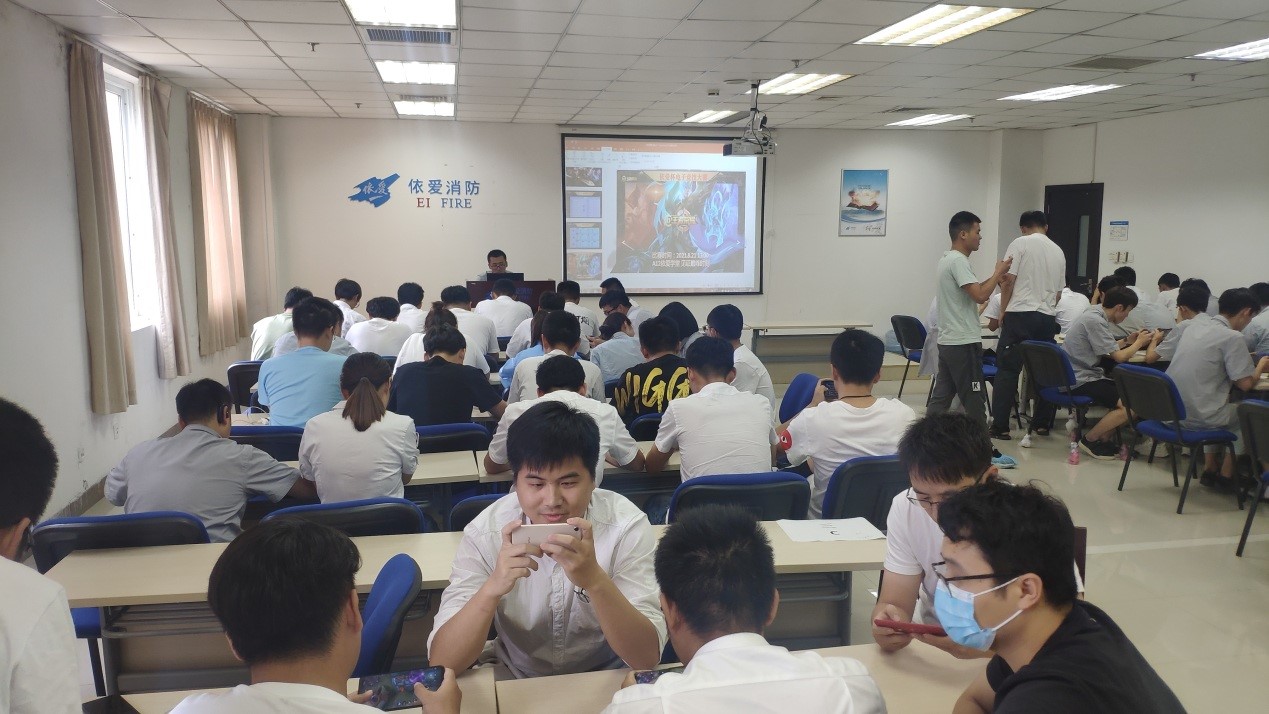 “依愛(ài)杯”電子競技大賽圓滿(mǎn)結束